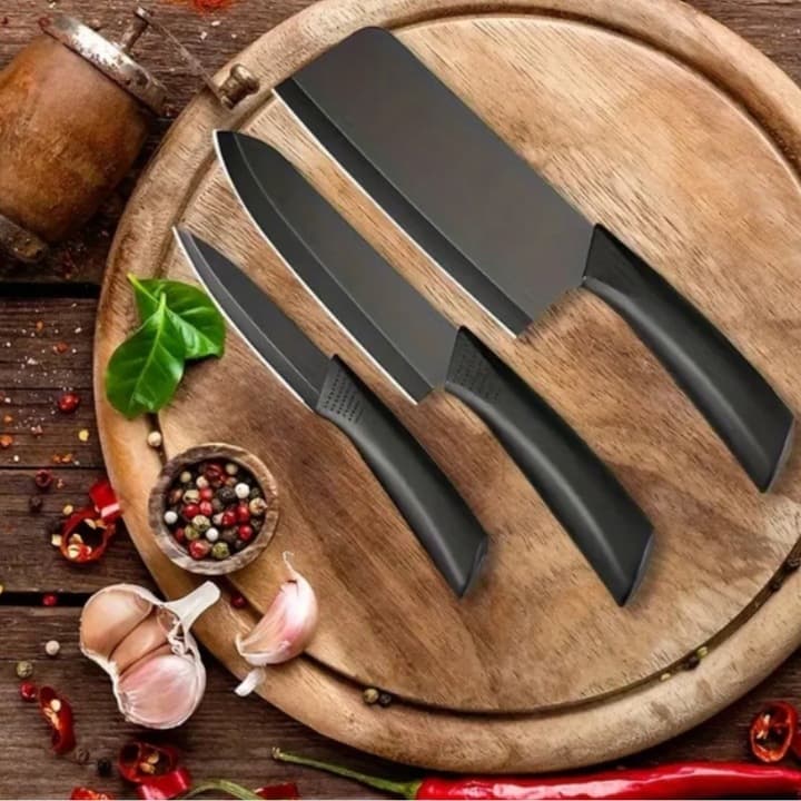 B4_tds0590_Zestaw noży SetBlackKuro